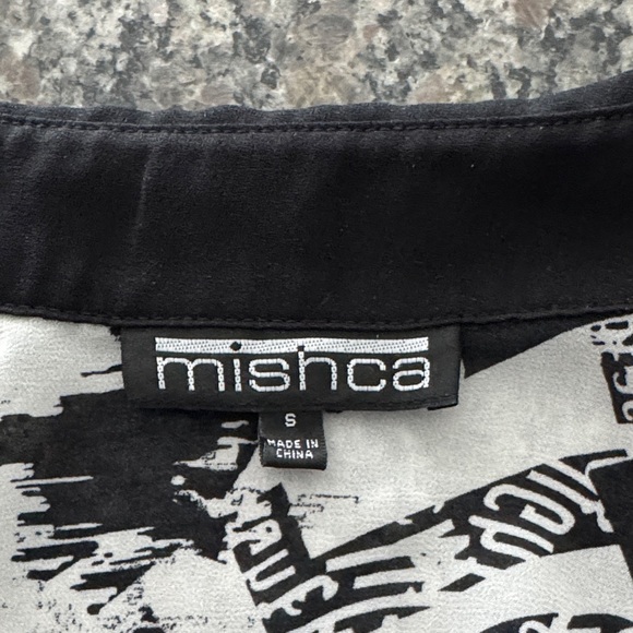 Black and White Blouse!!! - Picture 5 of 5